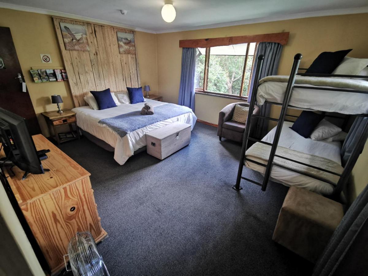 Tsitsikamma Backpackers Hostel Stormsrivier Exterior photo